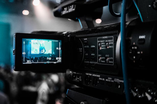 Lees meer over het artikel De perfecte videograaf vinden voor jouw bedrijfsfilm in Hengelo